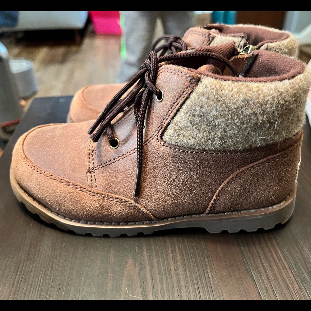 Ugg Boots - brown
